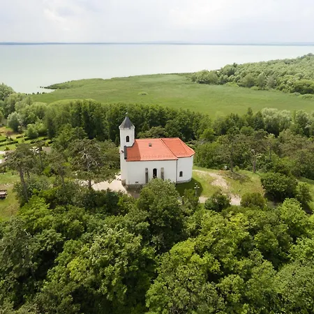 Wellarom Szalon Apartment Vonyarcvashegy